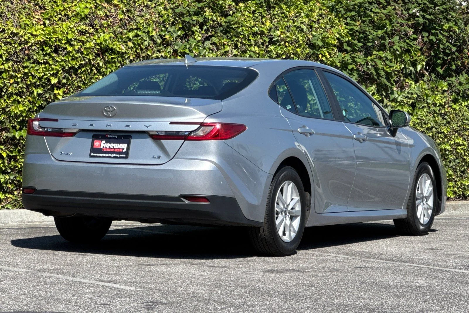 Used 2025 Silver Toyota LE image 5