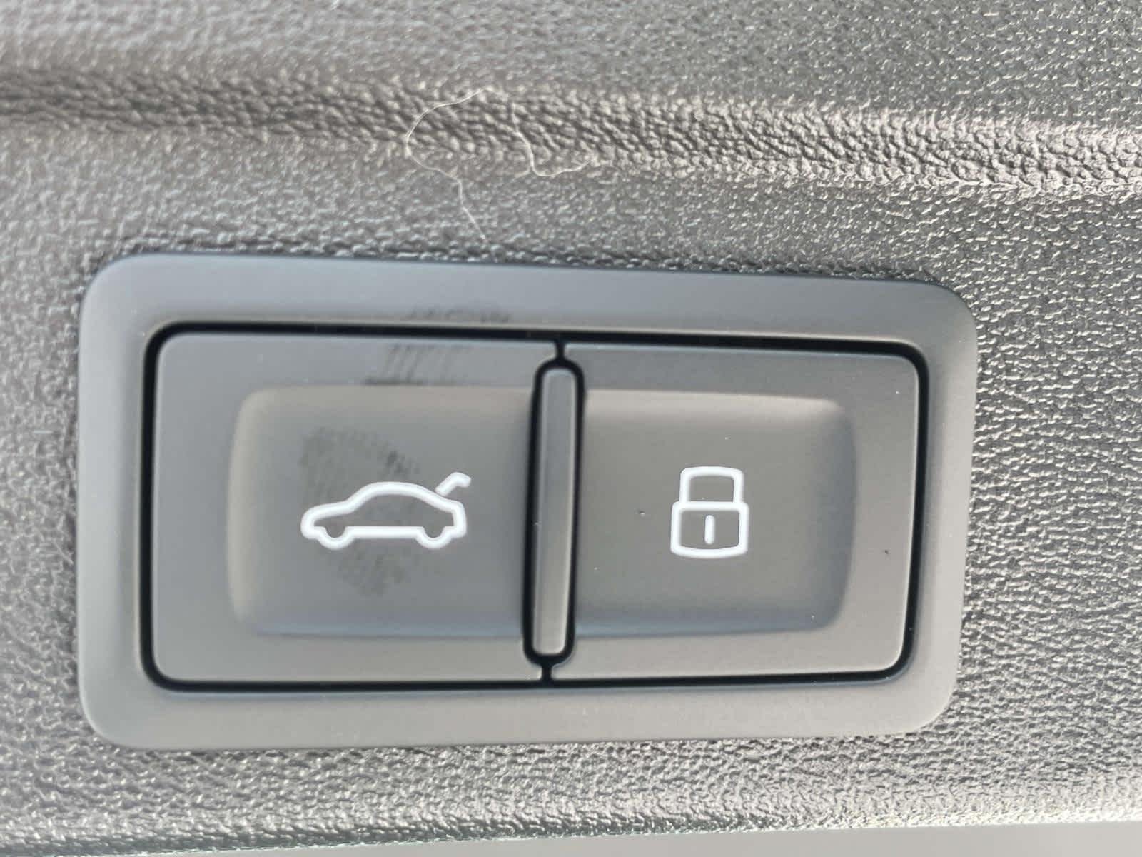 New 2026 0E0E/Black Audi Premium Plus image 20