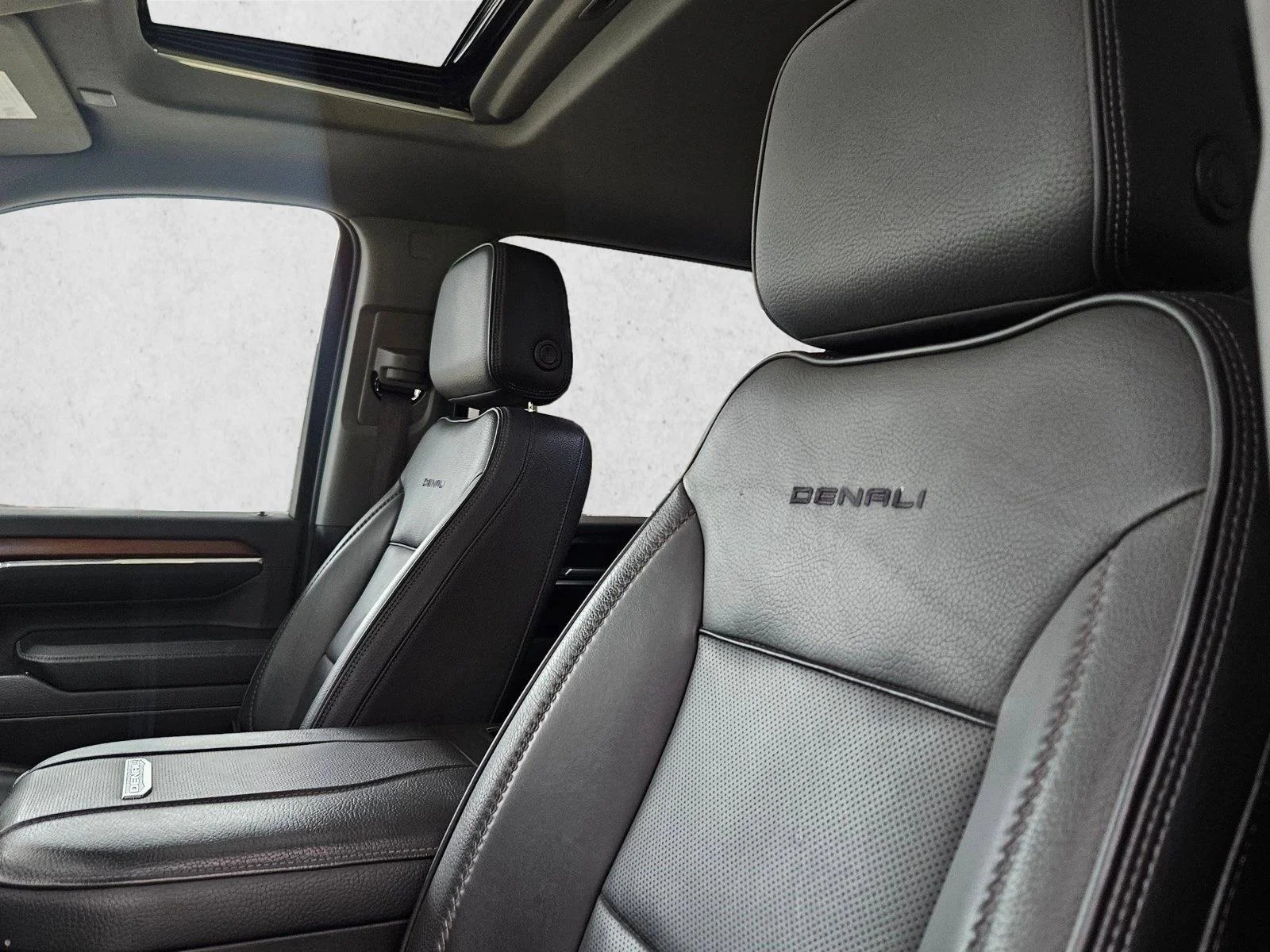 Used 2024 Sterling Metallic GMC Denali image 21