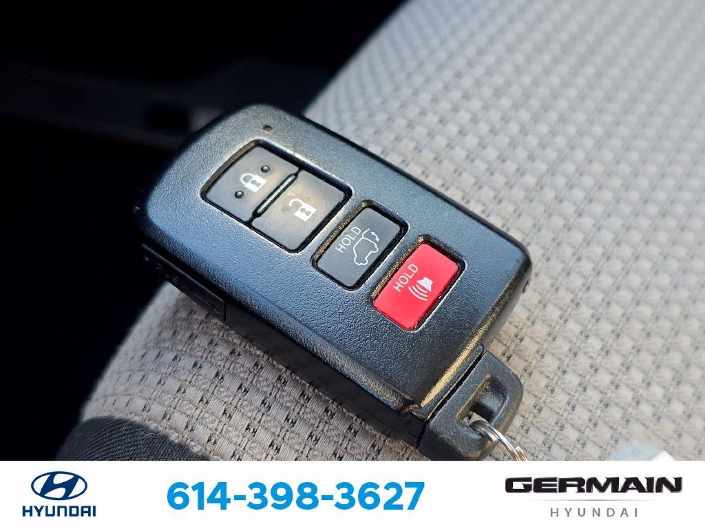Used 2018 Blue Toyota XLE image 34