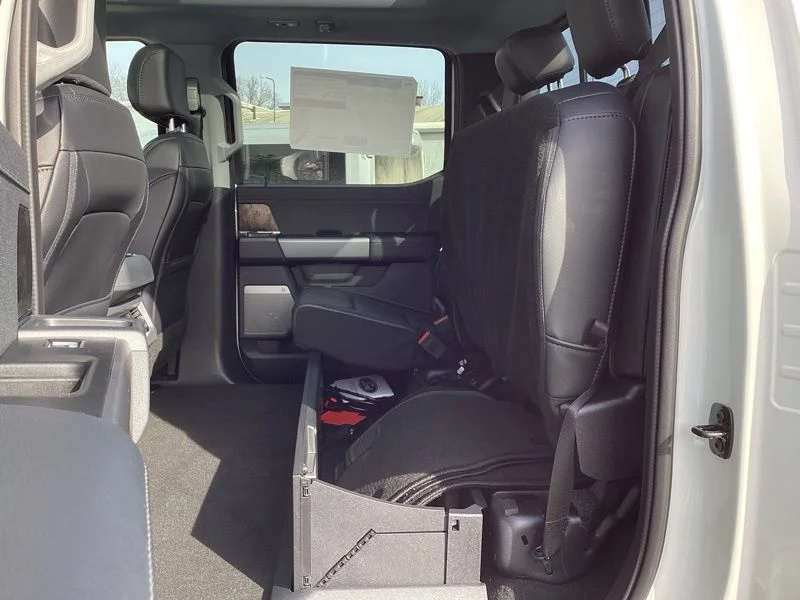 New 2026 Star White Metallic Tri-Coat Ford F-350® Lariat® image 32