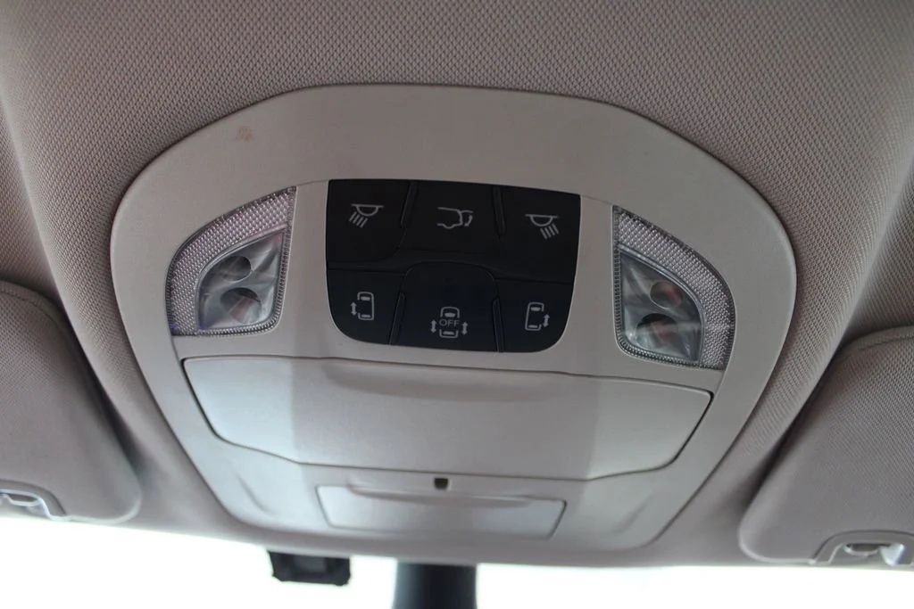 Used 2023 White Chrysler Touring L image 36