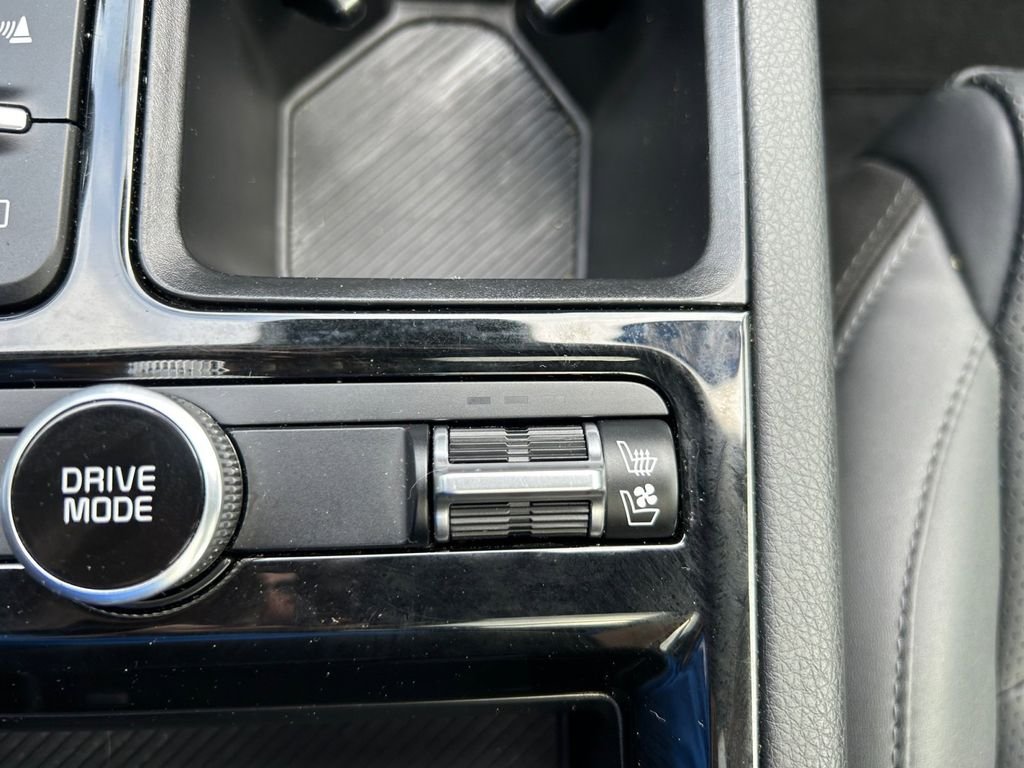 Used 2025 Black Kia EX image 24