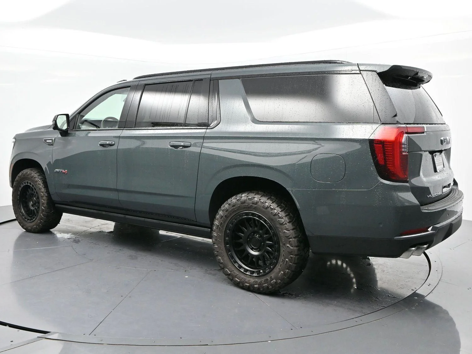 Used 2026 Midnight Pine GMC AT4 image 5