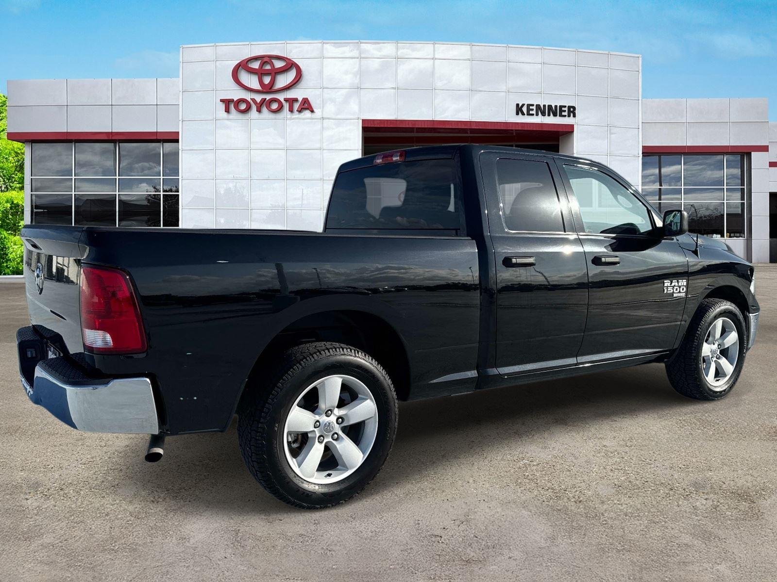 Used 2024 Diamond Black Crystal Pearlcoat Ram SLT image 6