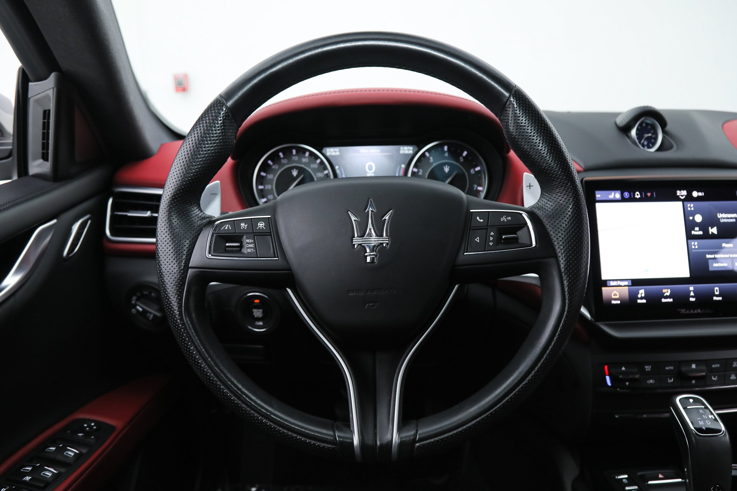 Used 2023 White Maserati Modena image 16