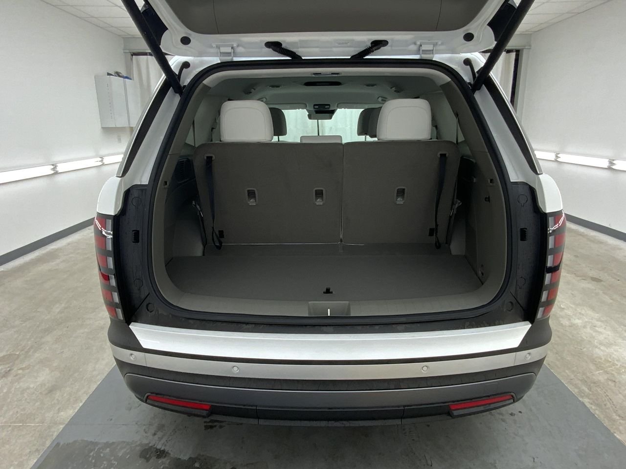 New 2026 Creamy White Pearl Hyundai SEL AWD image 7