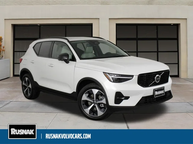 2026 Volvo XC40 B5 Plus