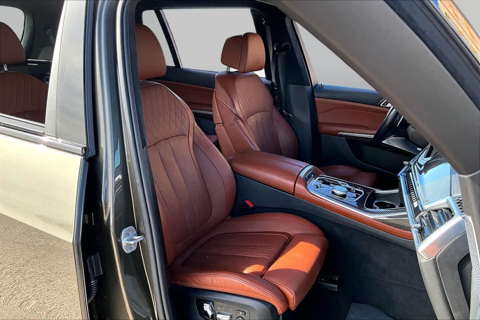 Used 2024 Manhattan Green Metallic BMW M60i image 8
