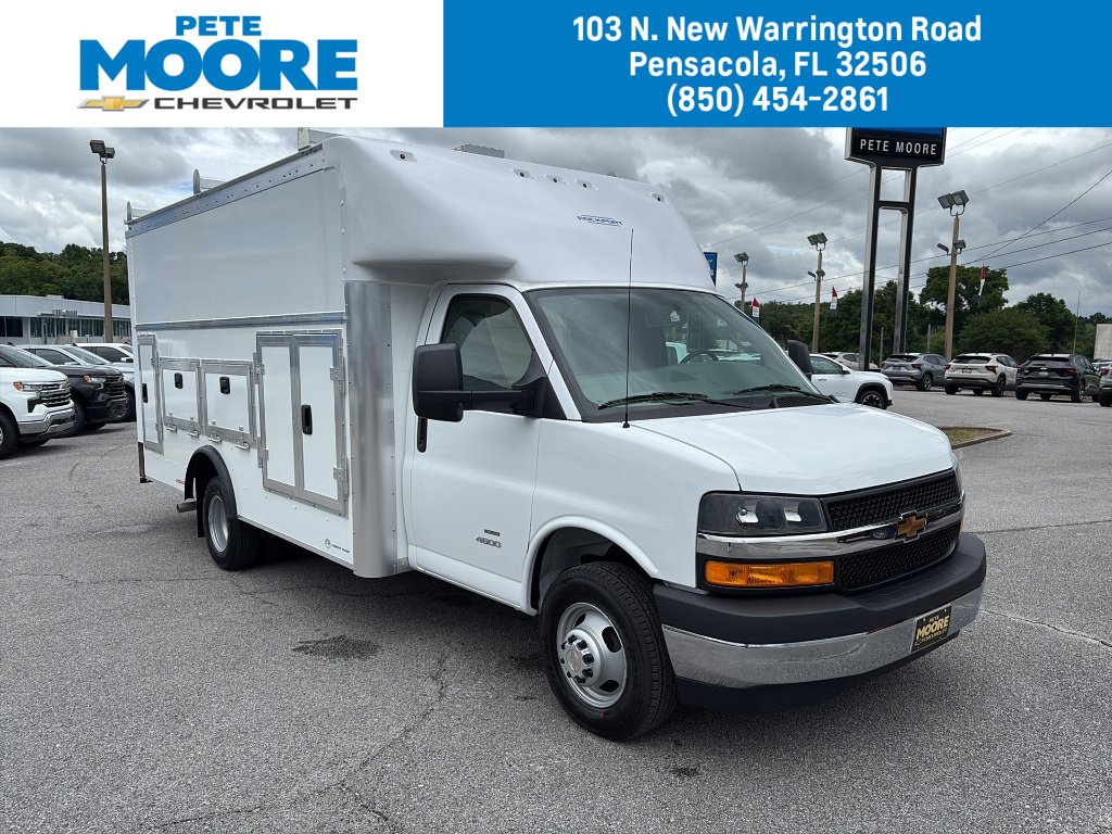 2026 Chevrolet Express 4500 159" WB's photo