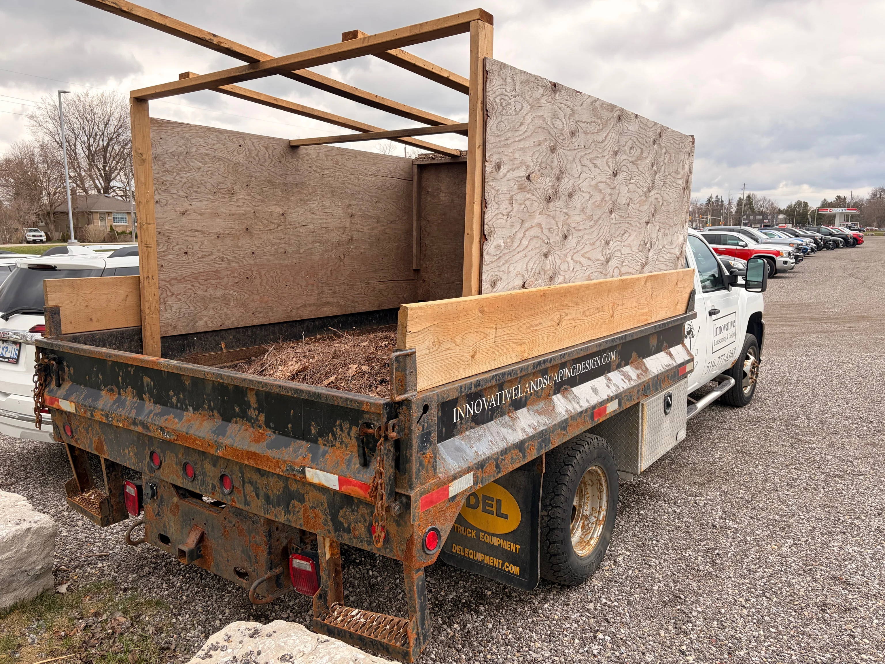 Used 2013  Chevrolet WT image 3