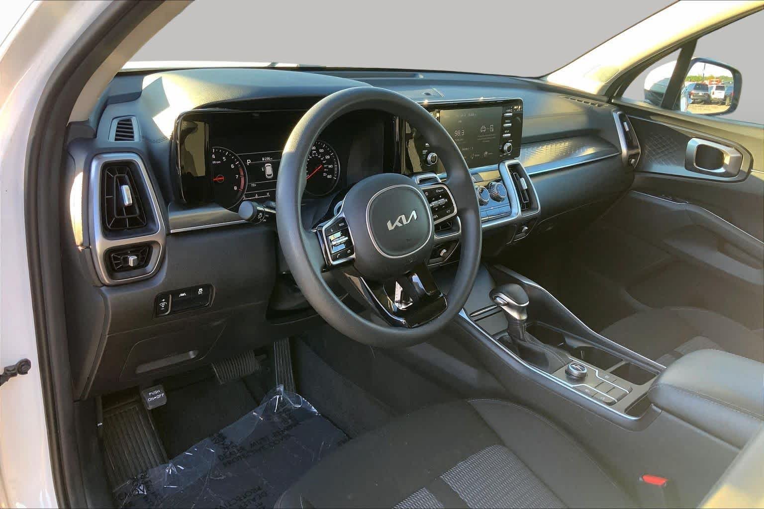 Used 2023 Glacial White Pearl Kia LX image 16