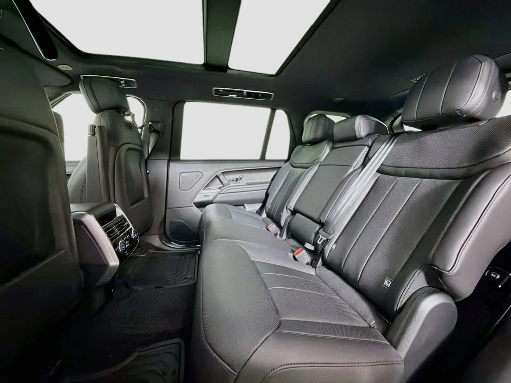 New 2026 Santorini Black Land Rover SE 7 Seats image 26
