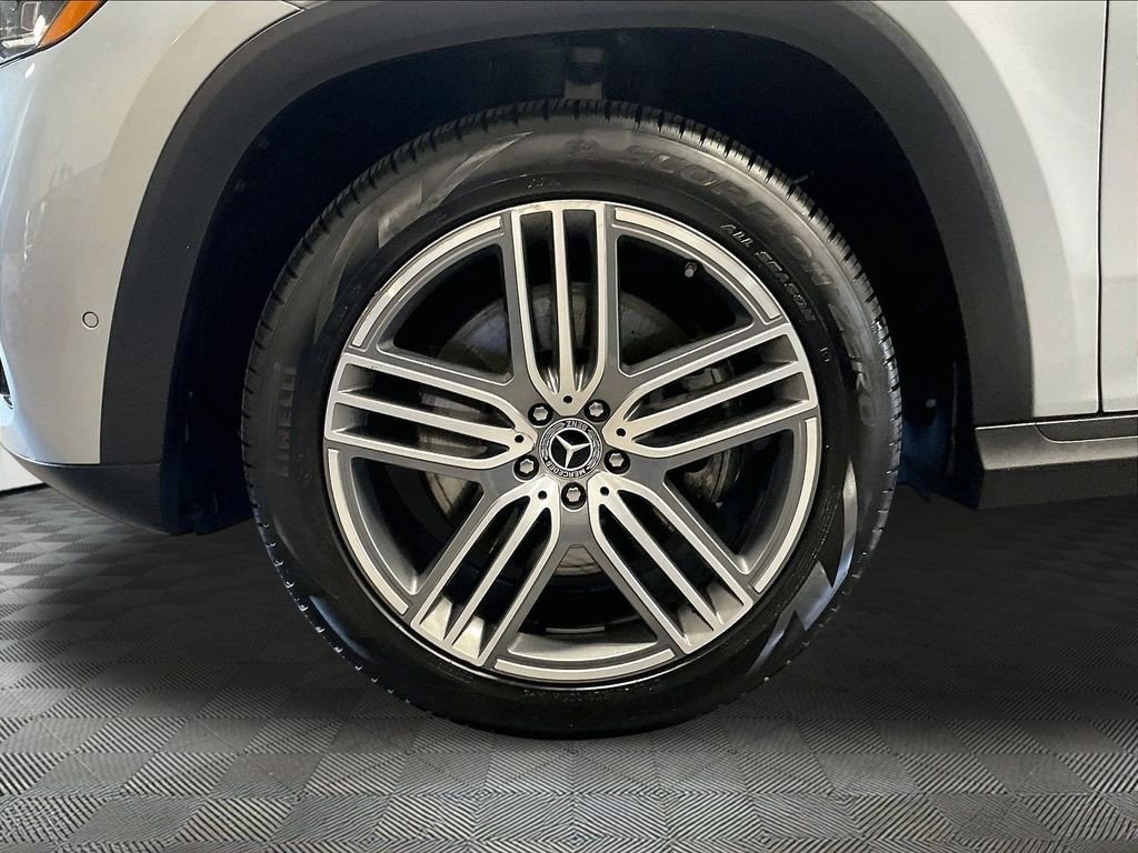 Used 2025 Silver Mercedes-Benz GLS 450 image 7