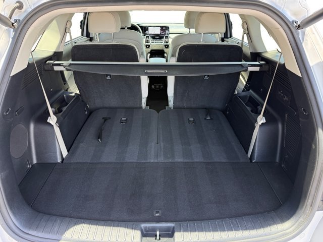 Used 2023 Silky Silver Kia SX Prestige image 17