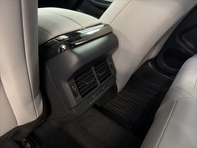 New 2026 Tribeca Blue Metallic Land Rover S image 17
