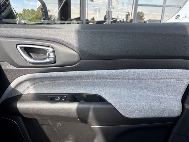 Used 2022 Gray Jeep Latitude Lux image 19
