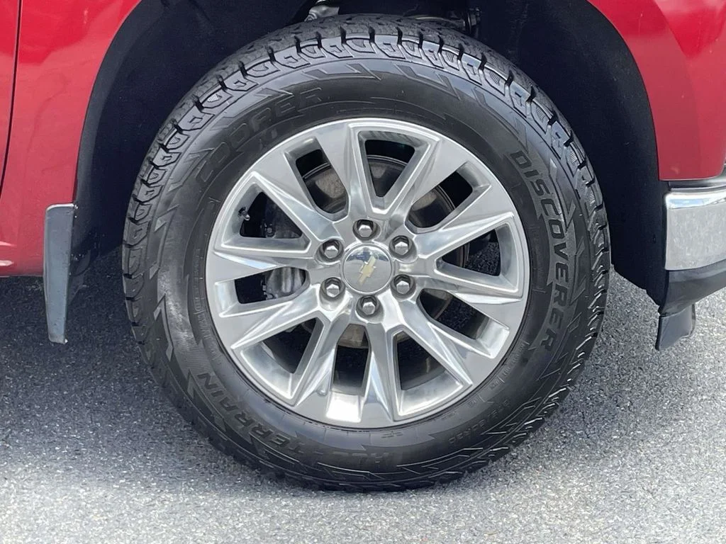Used 2022 Red Chevrolet LTZ image 9
