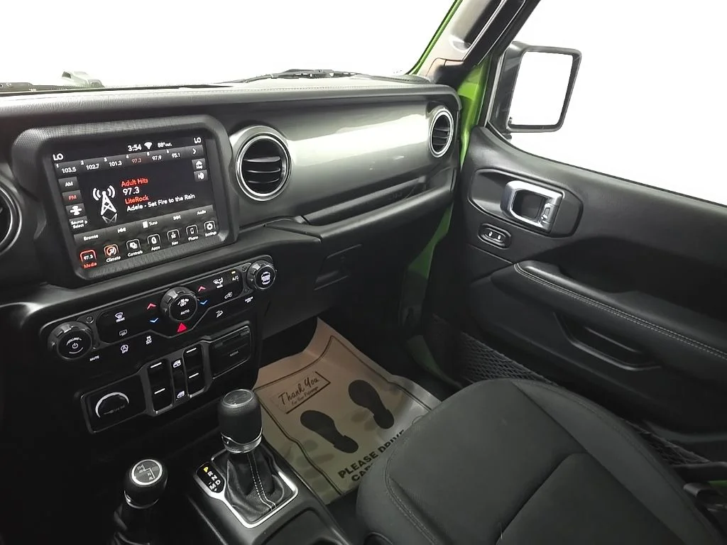 2020 Jeep Wrangler Unlimited Sahara - Photo 26