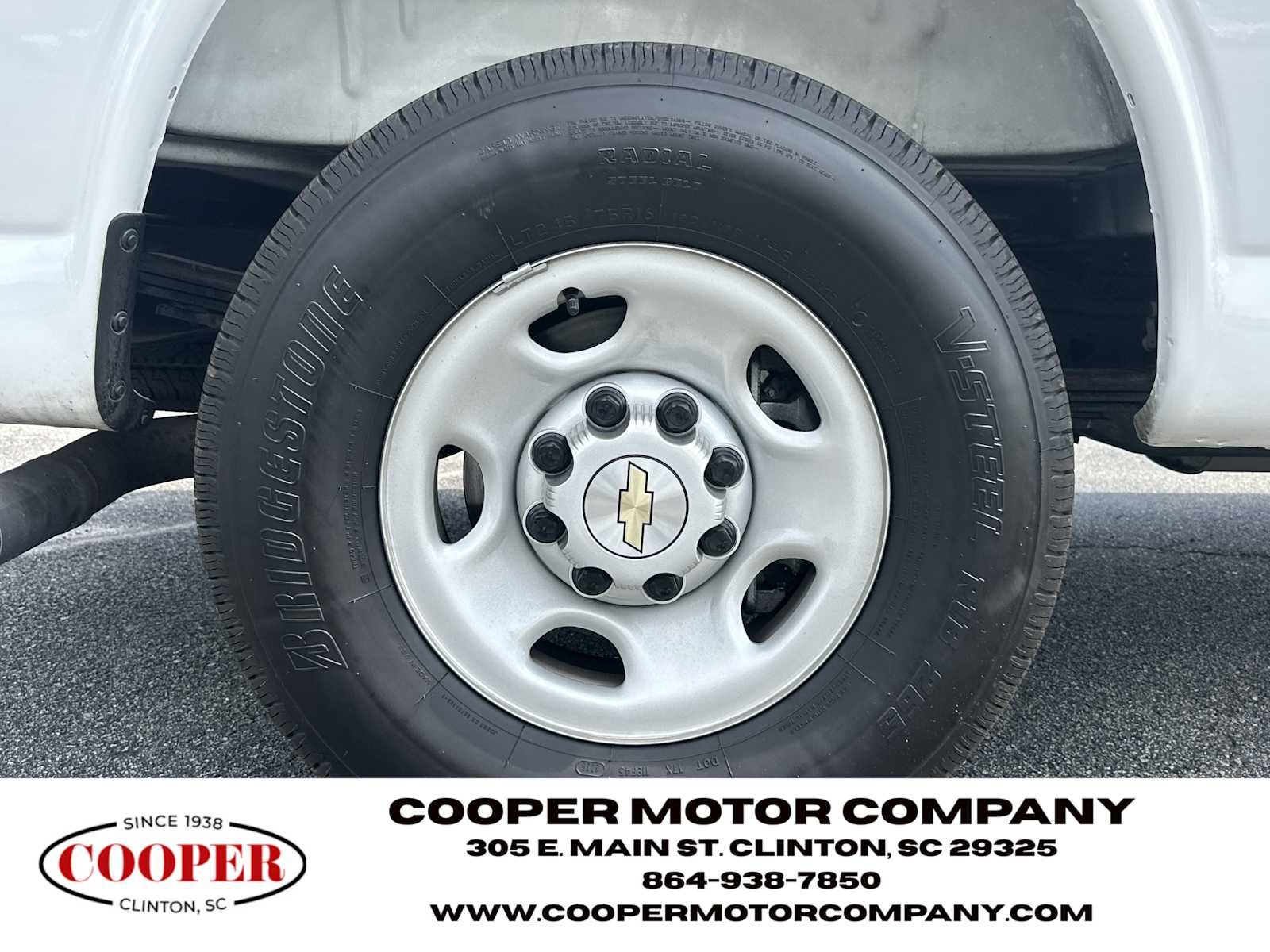 Used 2025 Summit White Chevrolet LS image 19