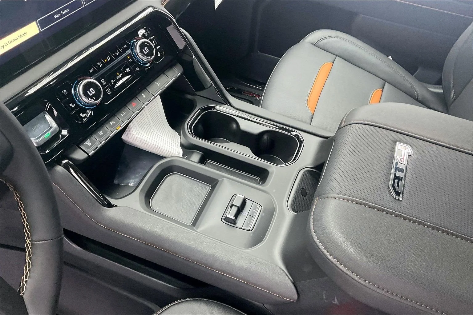 2026 GMC Sierra 2500HD AT4 - Photo 8