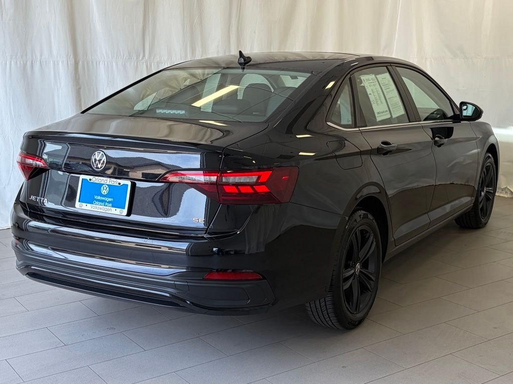 Used 2023 Deep Black Pearl Volkswagen 1.5T SE image 7