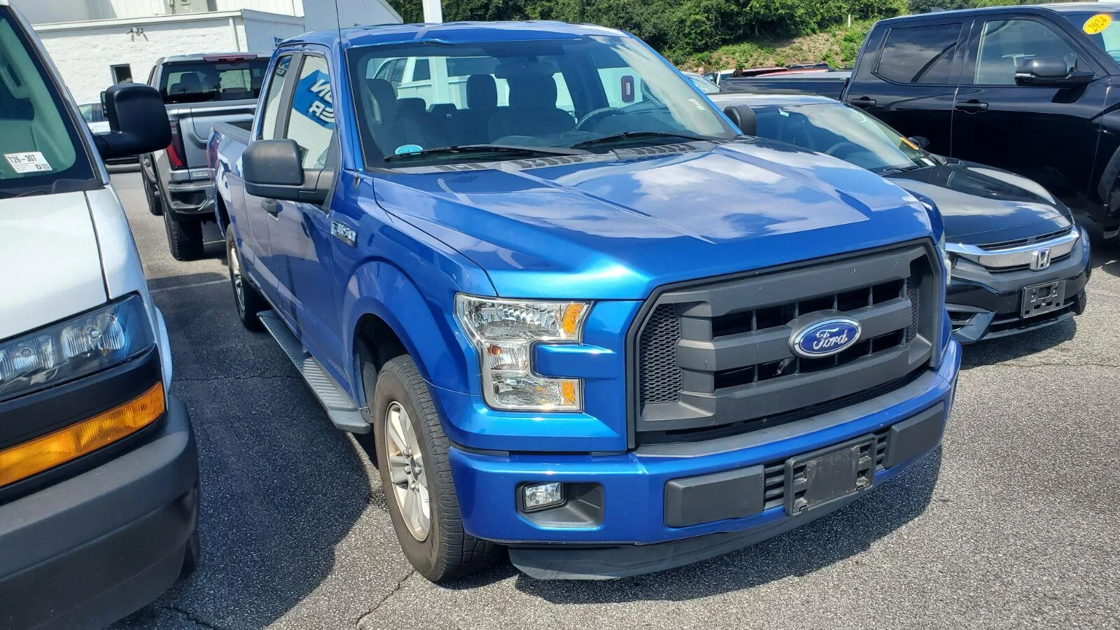 Used 2015 Blue Flame Metallic Ford XL image 2