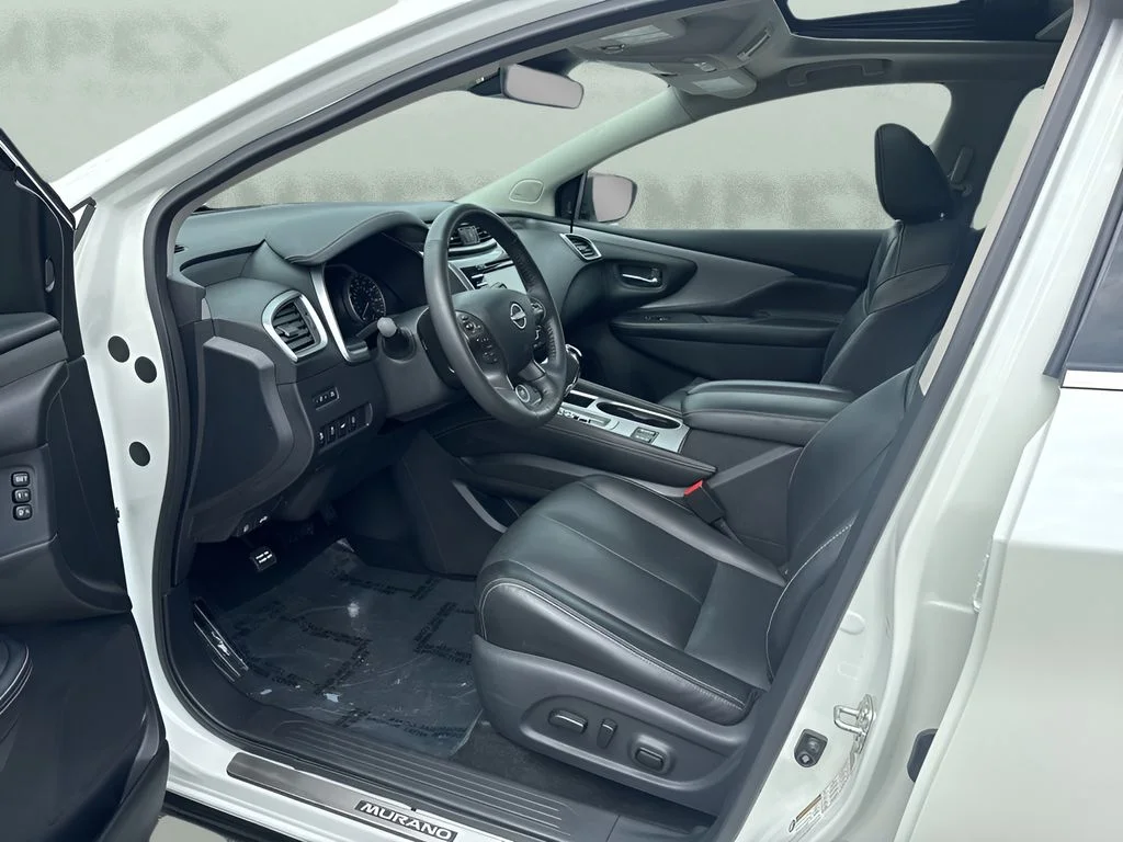 Used 2024 White Nissan SL image 9