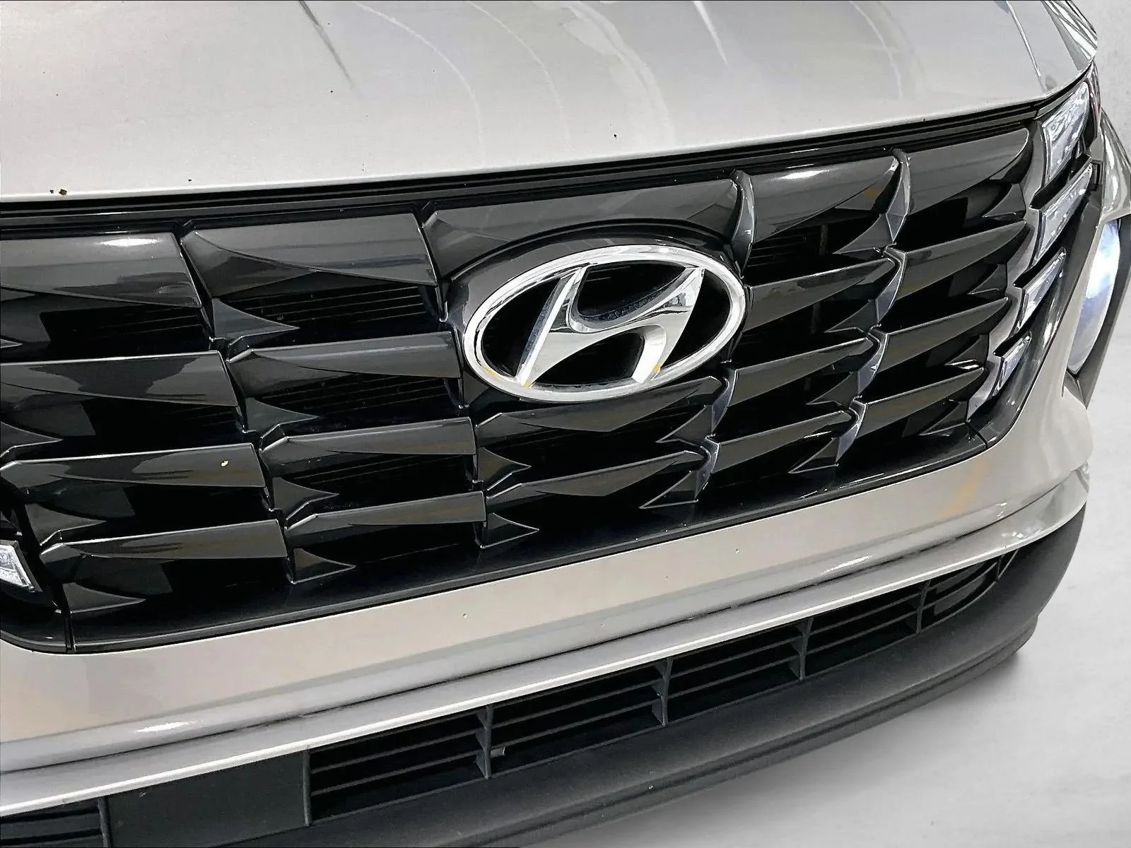Used 2022 Shimmering Silver Hyundai SEL image 30