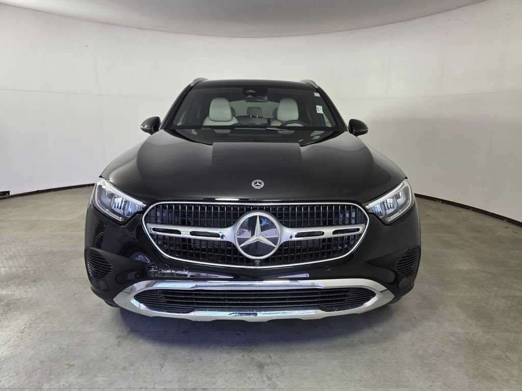 New 2027 Black Mercedes-Benz GLC 300 image 2