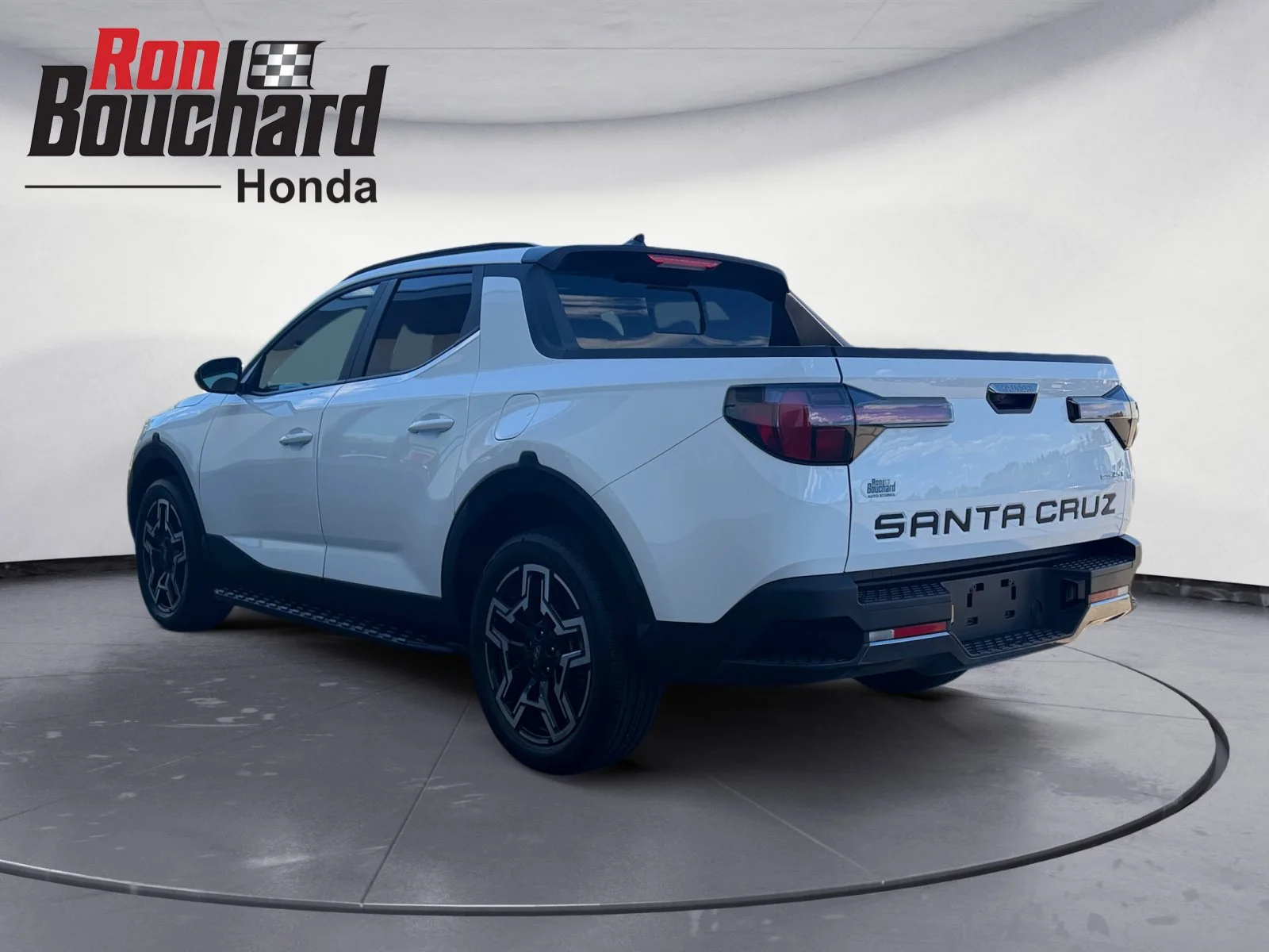 Used 2025 Atlas White Hyundai Limited image 4