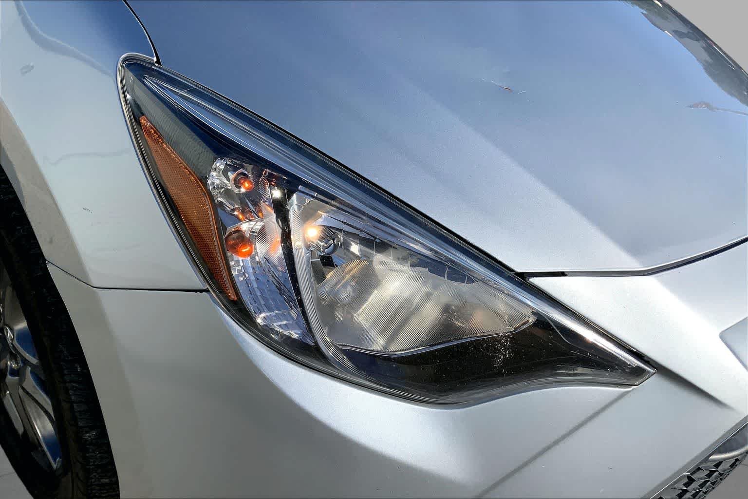 Used 2019 Chromium Toyota LE image 27