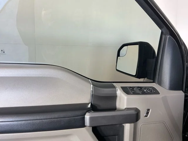 Used 2020 Agate Black Metallic Ford XLT image 8
