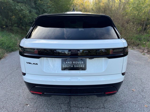 Used 2025 Fuji White Land Rover Dynamic SE image 6