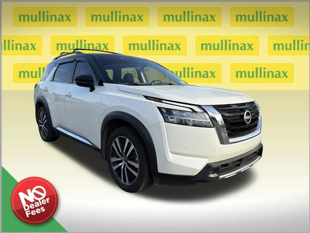 2023 Nissan Pathfinder Platinum 2WD's photo