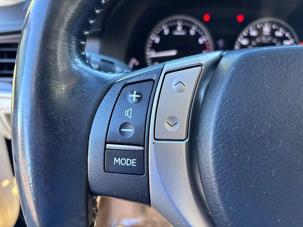 Used 2015 Black Lexus 350 image 19