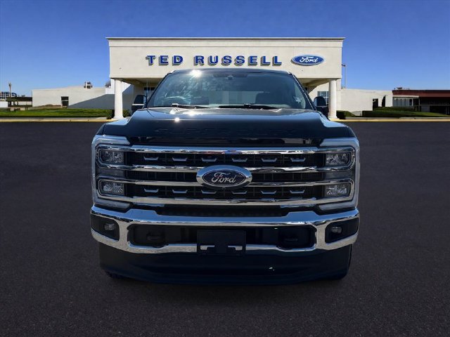 Certified Used 2025 Black Metallic Ford Lariat image 3