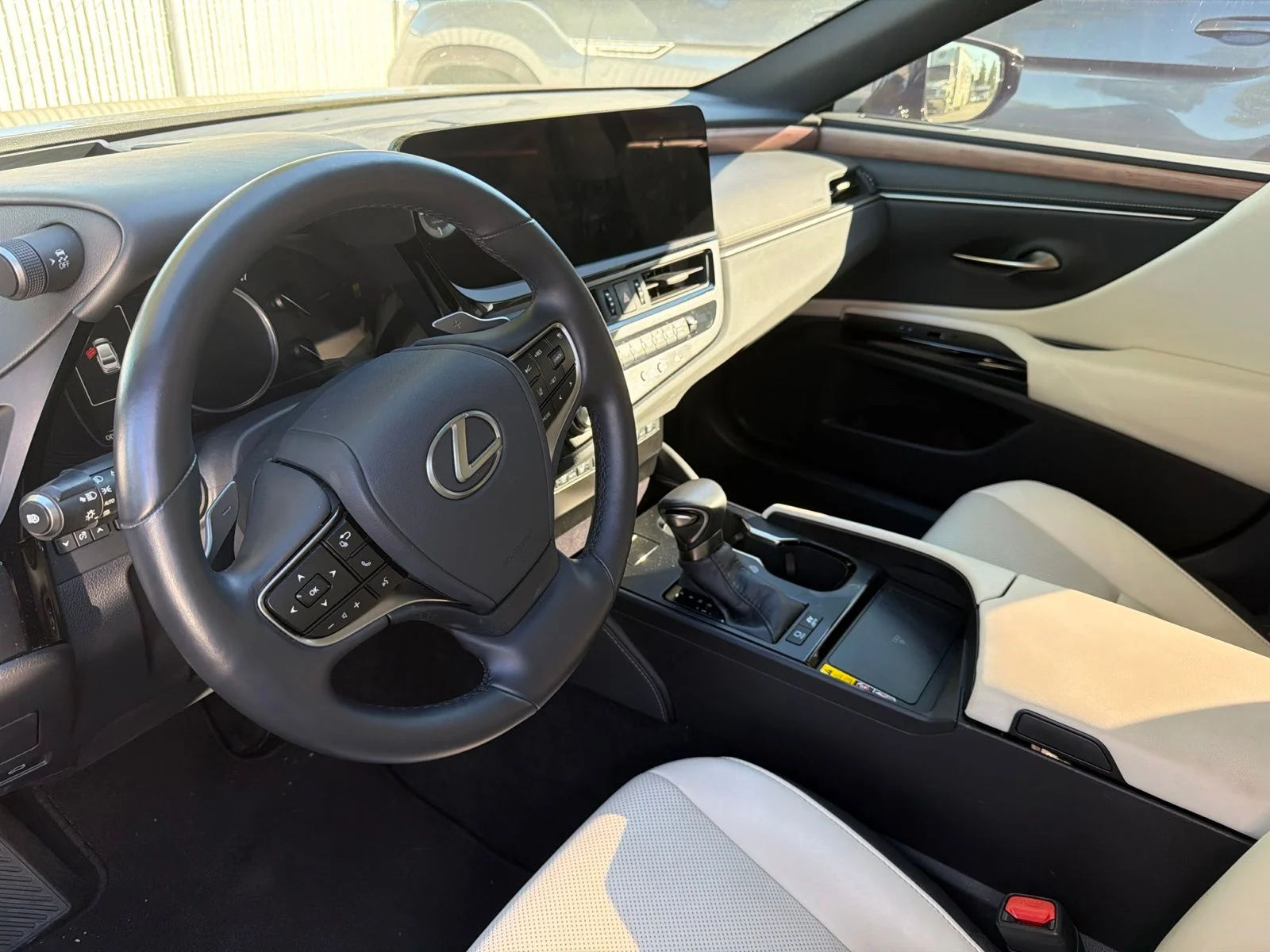 Used 2025 Caviar Lexus 300h image 9