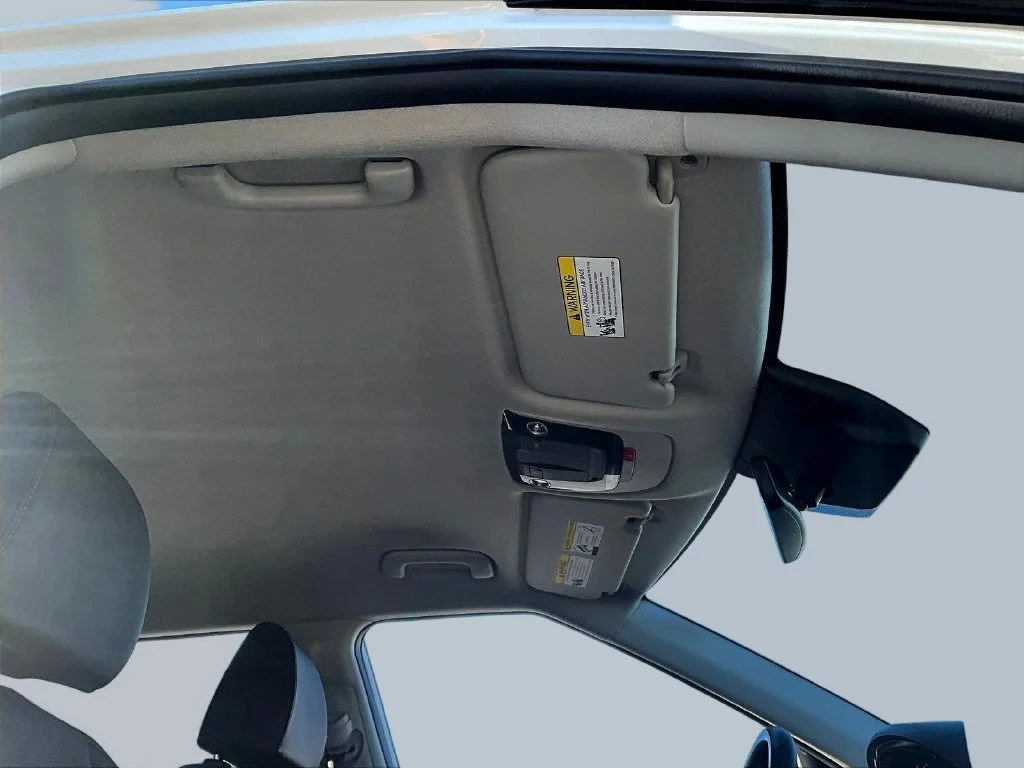 Used 2023 White Kia SX image 28
