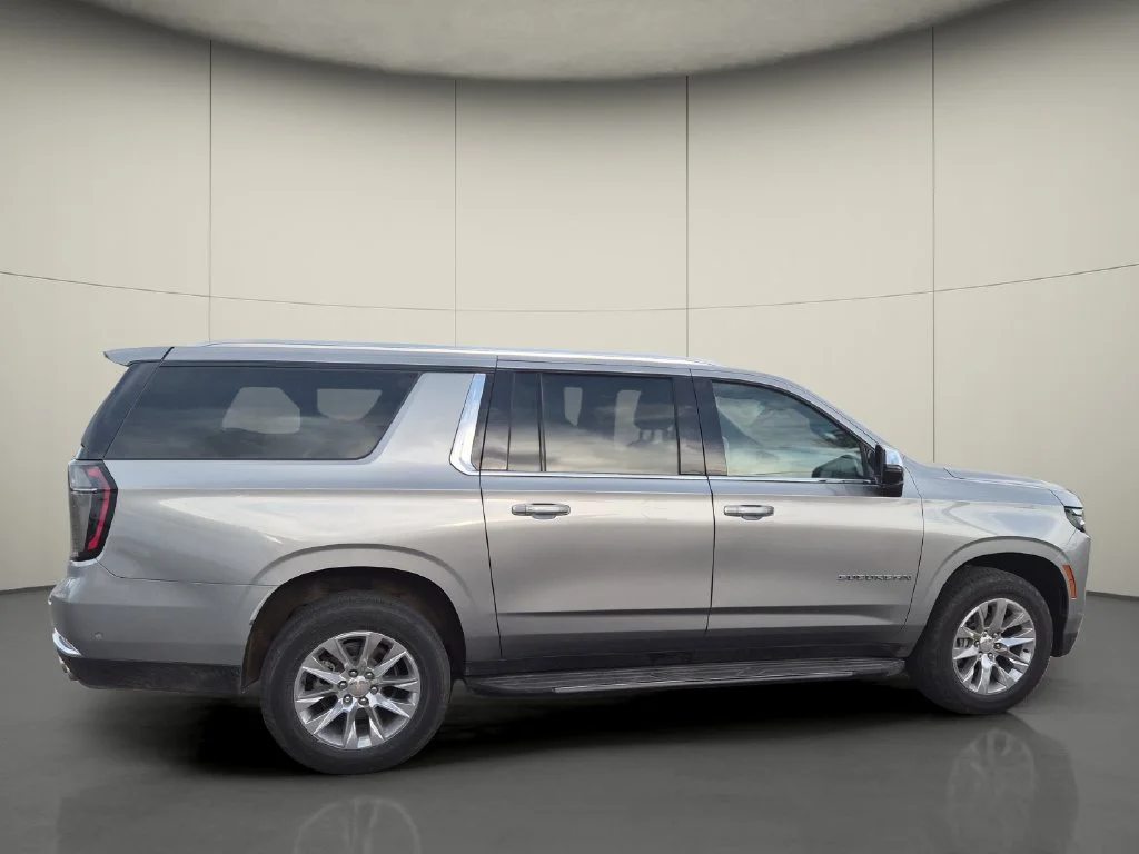 Used 2025 Gray Chevrolet Premier image 8