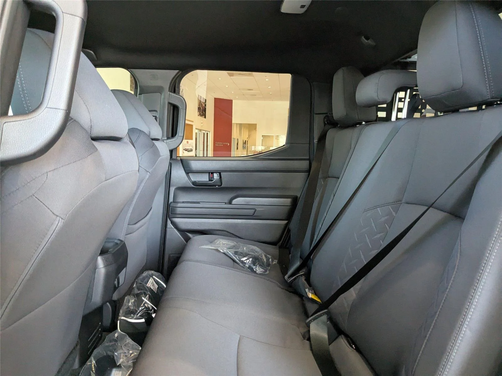 2025 Toyota Tacoma SR5 - Photo 6