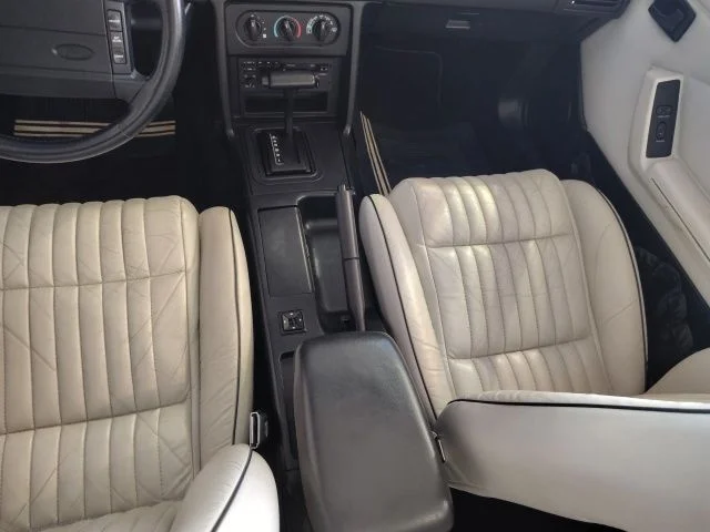 Used 1992 Red Ford LX image 17