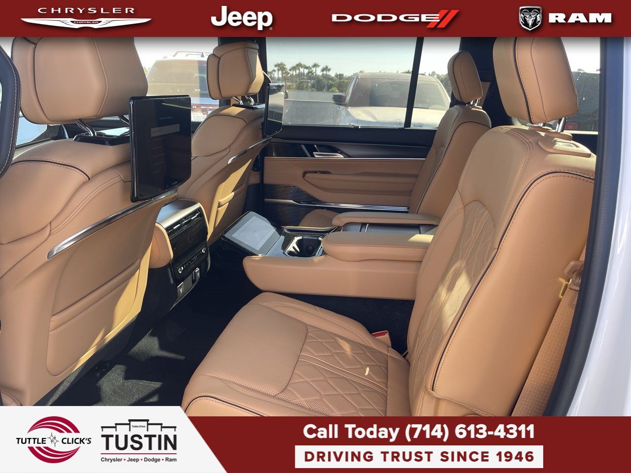 New 2026 Bright White Clear-Coat Exterior Paint Jeep Summit Reserve image 18
