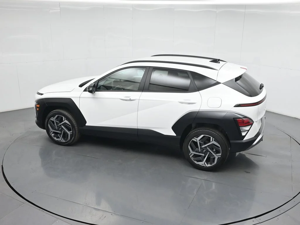 Used 2026 White Hyundai SEL Premium image 43