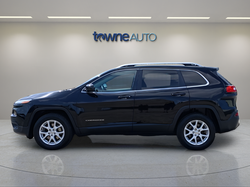 Used 2017 Black Jeep Latitude image 2