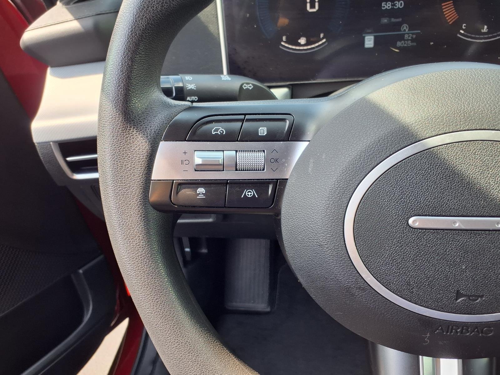 Used 2025 Ultimate Red Metallic Hyundai SE image 7
