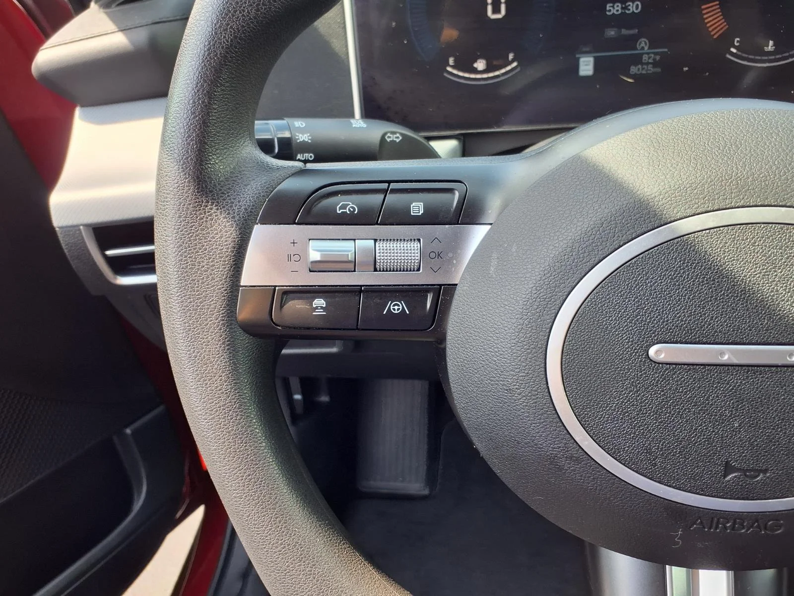 Used 2025 Ultimate Red Metallic Hyundai SE image 7