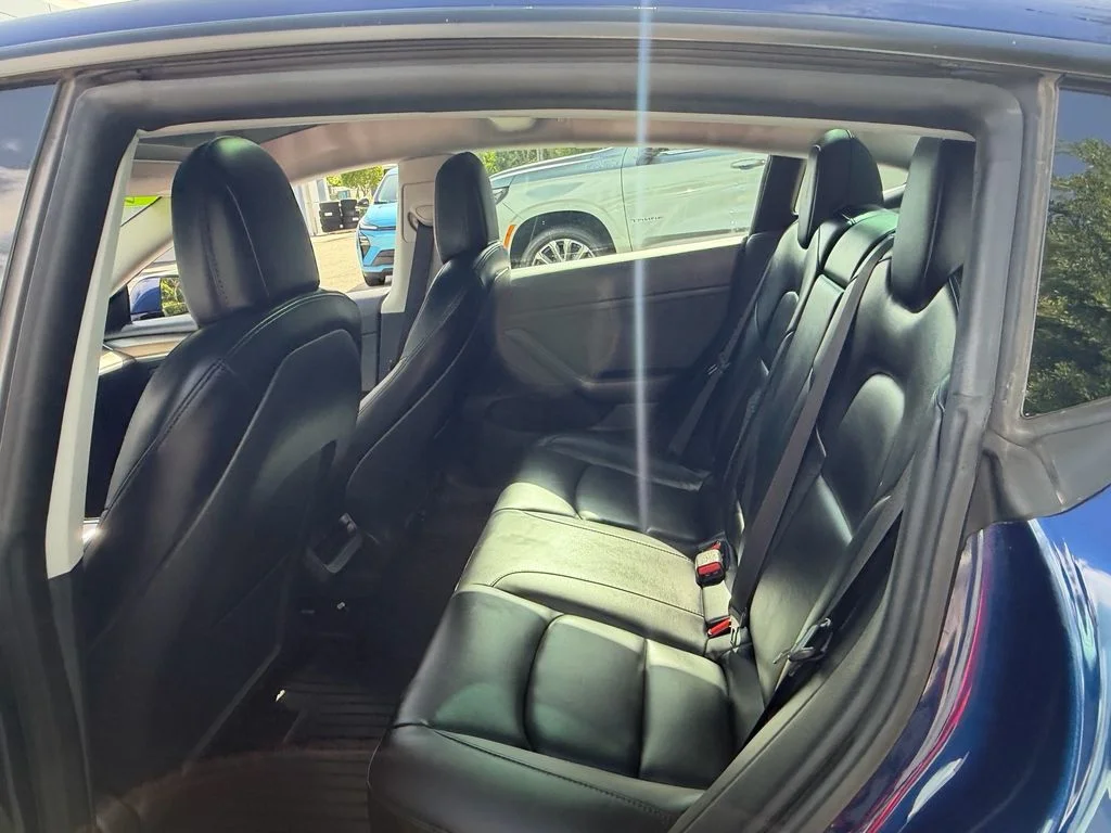Used 2022  Tesla Long Range image 12