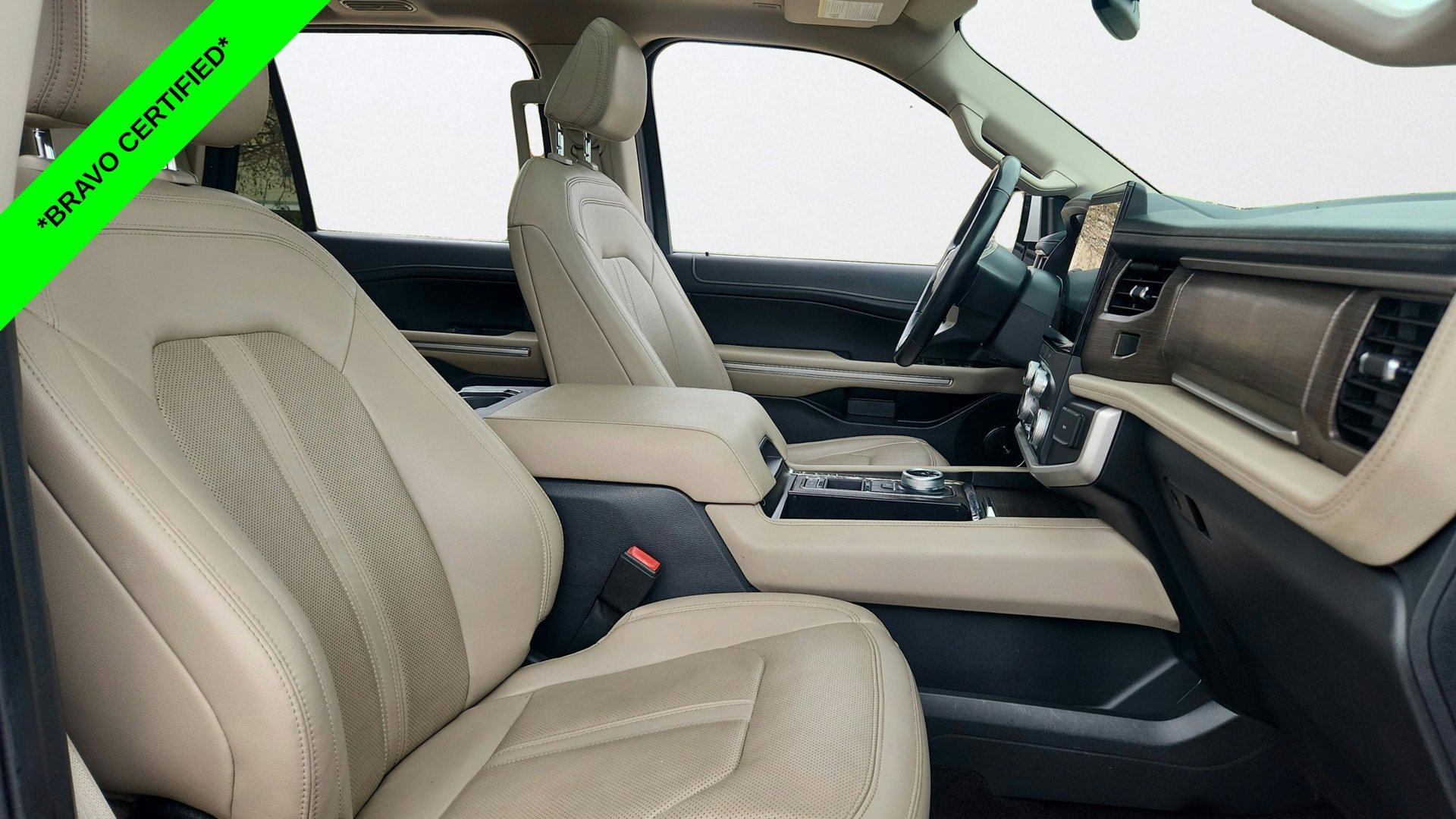 Used 2022  Ford Limited image 27
