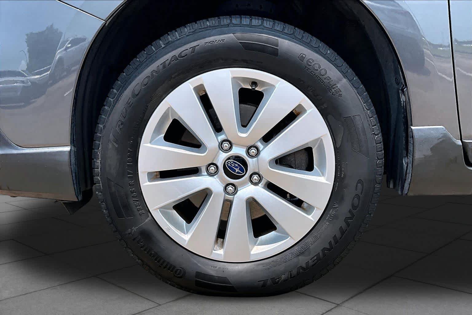 Used 2018 Magnetite Gray Metallic Subaru Premium image 11